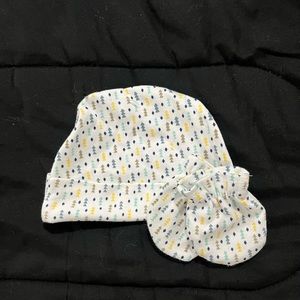 Set of 2 hat and mittens
